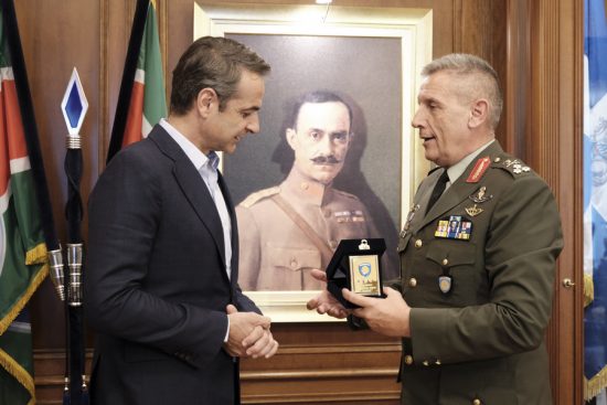 Μητσοτάκης από την 1η Στρατιά: Στις προκλήσεις η Ελλάδα θα απαντά με σταθερότητα και αυτοπεποίθηση