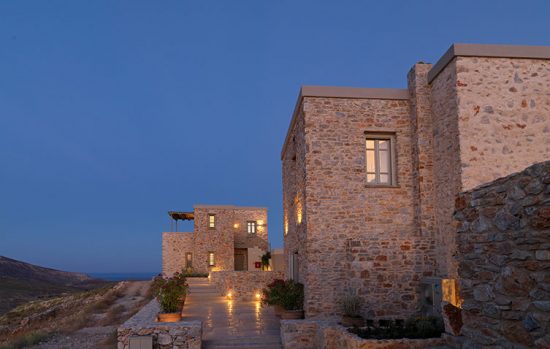 «Themonies Luxury Suites»: Ένα σύγχρονο boutique ξενοδοχείο στη Φολέγανδρο (15 pics)