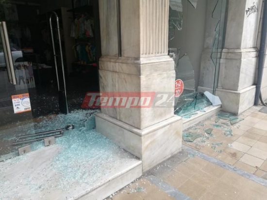 Πάτρα: Επίθεση αγνώστων με ρόπαλα σε 12 καταστήματα (pics)