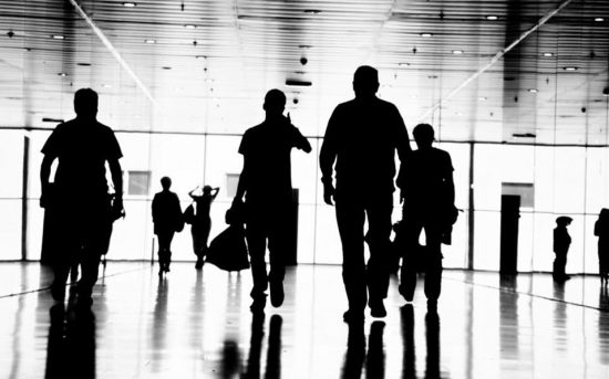 Με τουλάχιστον το 40% του προσωπικού ανοίγουν τη Δευτέρα οι επιχειρήσεις – Σήμερα αναμένεται η σχετική ΠΝΠ