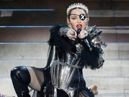 Αυτός είναι ο Έλληνας πίσω από το look της Μαντόνα στη Eurovision