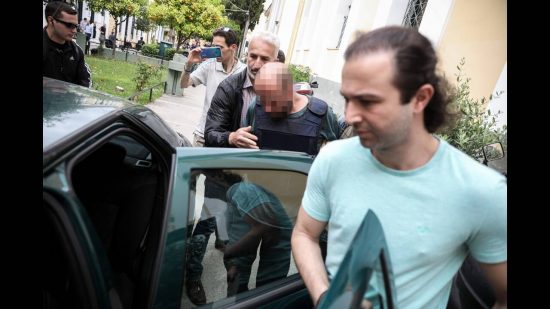 Αυτοκτονία 14χρονης στο Μοσχάτο: Έρευνες και για τρίτη ανήλικη στα «δίχτυα» του 43χρονου