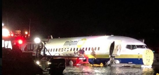 Τρόμος για 143 επιβάτες στις ΗΠΑ: Boeing 737 προσγειώθηκε σε ποτάμι-21 τραυματίες