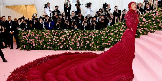 Met Gala 2019: Φαντασμαγορικές τουαλέτες στο κόκκινο χαλί του μεγαλύτερου fashion event της χρονιάς