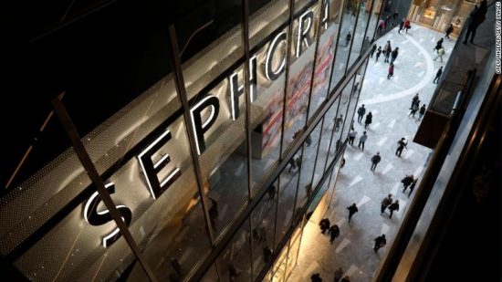 Κλείνουν τα καταστήματα Sephora έπειτα από ένα ρατσιστικό περιστατικό