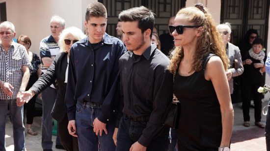 Το τελευταίο «αντίο» στον αγαπημένο ηθοποιό Κώστα Ευριπιώτη (pics)