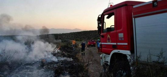 Πυρκαγιά στη Μάνδρα Αττικής