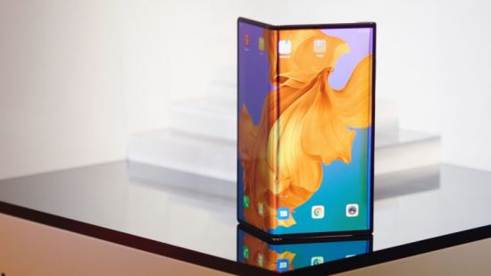 Τρεις μήνες καθυστερεί η Huawei το πτυσσόμενο smartphone μετά το φιάσκο με τη Samsung