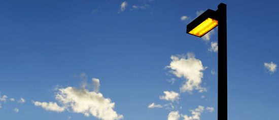 Γιατί η ΕΕ θέλει να δημιουργήσει 10 εκατομμύρια έξυπνες κολόνες φωτισμού