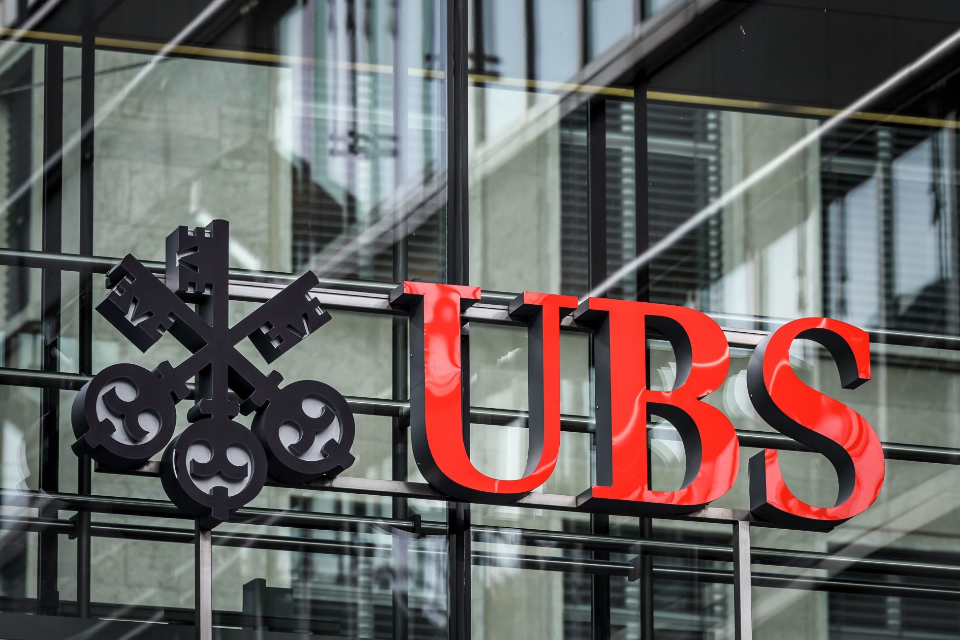 UBS: Μειώθηκαν τα καθαρά κέρδη το τρίτο τρίμηνο