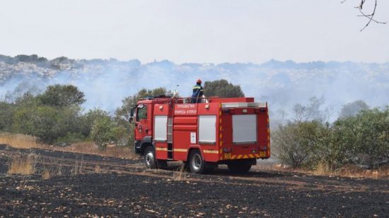 Κόρινθος: Υπό μερικό έλεγχο η φωτιά στα Ίσθμια