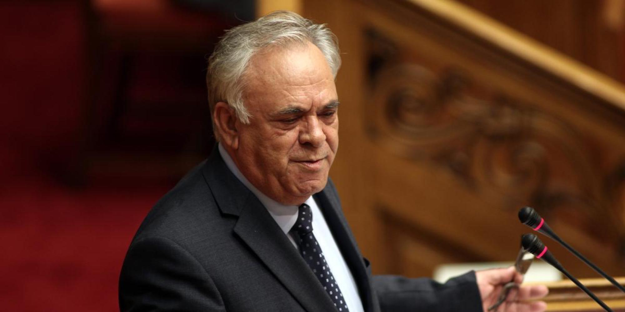 Αμετανόητος και προκλητικός ο Δραγασάκης: «Γιατί θέλουμε να φτιάξουμε τοπικές τράπεζες – Θα υπογράφω μέχρι τελευταία στιγμή»