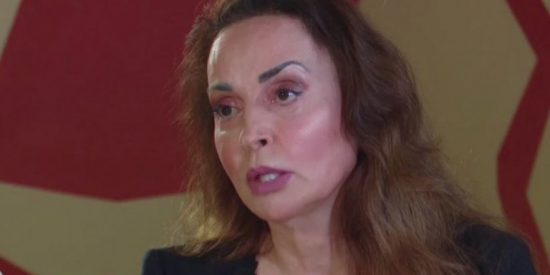 Βίκυ Τσοχατζοπούλου: Φεύγει από την Ελλάδα μαζί με τον 17χρονο γιο της
