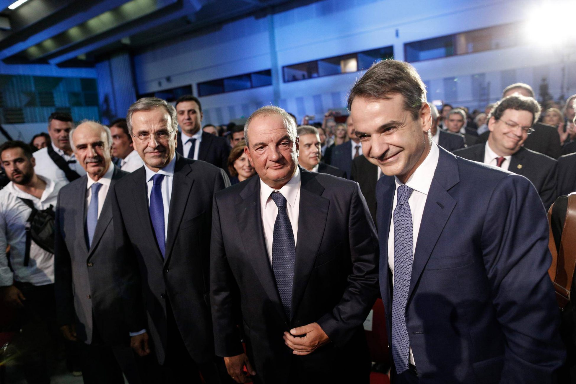 Κώστα Καραμανλή και Αντώνη Σαμαρά βλέπει ο Κυριάκος Μητσοτάκης