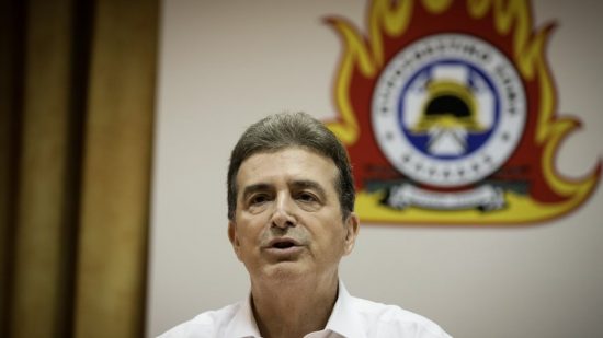 Χρυσοχοΐδης: «Δεν θα φύγουμε πριν περάσει κάθε κίνδυνος» (video)