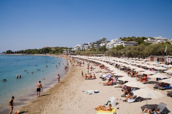 Αίθριος ο καιρός με άνοδο της θερμοκρασίας και ισχυρούς ανέμους
