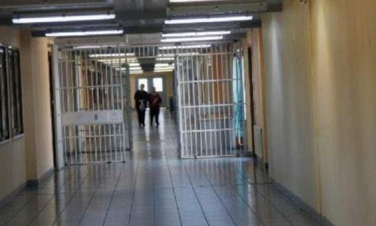 Έφοδος στις φυλακές του Αγίου Στεφάνου – Βρέθηκαν ναρκωτικά και μαχαίρια σε κελιά κρατουμένων!