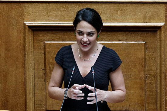 Στις Επιτροπές το νομοσχέδιο για το επίδομα γέννας – Κόντρα κυβέρνησης-ΣΥΡΙΖΑ για τις προϋποθέσεις