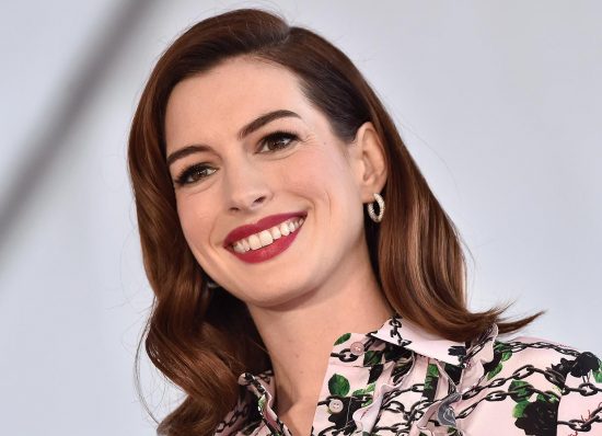 Έγκυος η Anne Hathaway