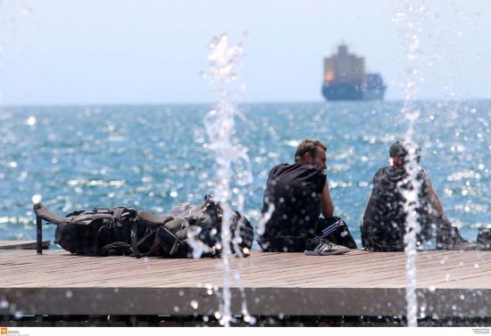 Καιρός: Υψηλές θερμοκρασίες, πολλά μποφόρ και τοπικές καταιγίδες