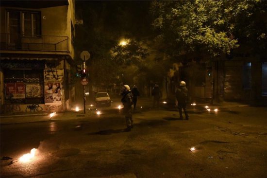 Επεισόδια στα Εξάρχεια μετά την συγκέντρωση διαμαρτυρίας για την αποφυλάκιση Κορκονέα