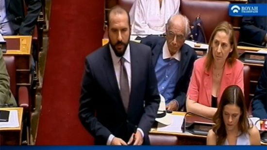 Τζανακόπουλος – Αχτσιόγλου: Πλάι – Πλάι στα κοινοβουλευτικά έδρανα
