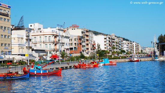 Νέα επίθεση σε εφοριακούς: Επιχειρηματίας έσπασε το χέρι ενός, απείλησε άλλον με καρέκλα