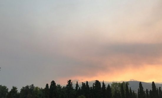 «Υποφέρει» η Αττική από τους καπνούς- Στο κόκκινο οι τιμές των ρύπων