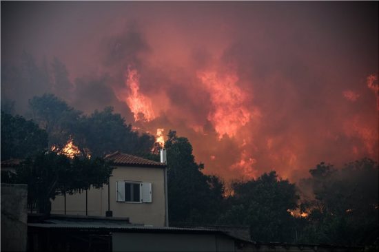Εκκενώνεται και τέταρτο χωριό στην Εύβοια λόγω της φωτιάς