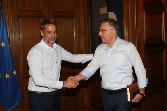 Από τον υπουργό Εσωτερικών ενημερώθηκε ο Κυριάκος Μητσοτάκης