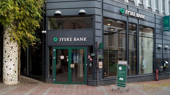 Η τράπεζα που προσφέρει στεγαστικά δάνεια με αρνητικό επιτόκιο