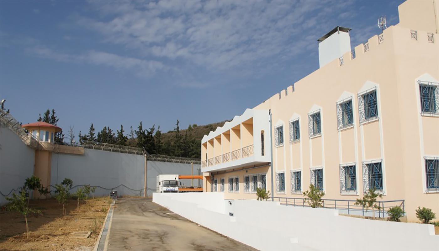 Φυλακές Αγυιάς: Συναγερμός για ύποπτο δέμα που πέταξε φορτηγάκι