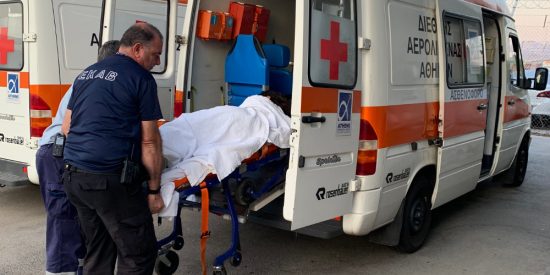 Ελληνίδα τραγουδίστρια κατέρρευσε μέσα στο αεροπλάνο λόγω υπερκόπωσης (pics)