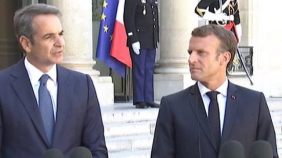 Μακρόν σε Μητσοτάκη: Δεν θα δείξουμε καμία αδυναμία απέναντι στις κινήσεις της Τουρκίας στην κυπριακή ΑΟΖ