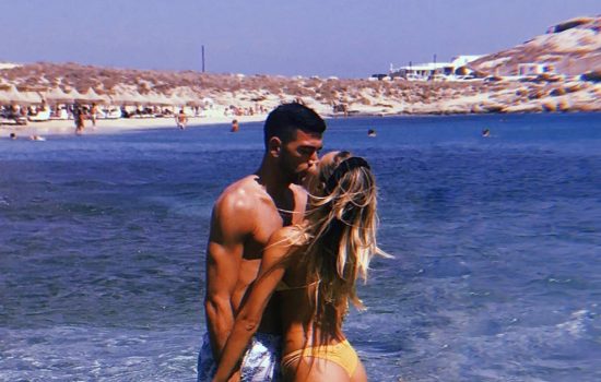Τα παθιασμένα φιλιά του Πελέ και της Βάργκα στη Μύκονο (video)