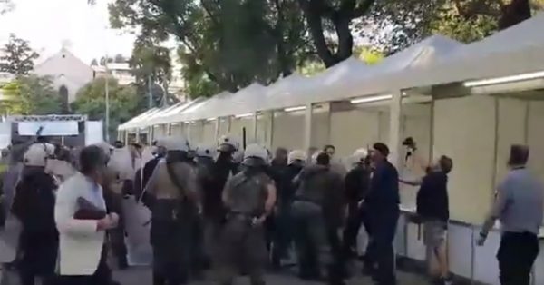 Ένταση και χημικά πριν την ορκωμοσία του Γιώργου Πατούλη στο Ζάππειο (video)