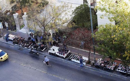 Αυξάνονται οι έλεγχοι για το παρεμπόριο από το υπουργείο Ανάπτυξης