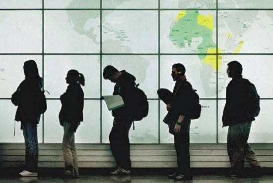 Ταχύτερη και πιο απλή η χορήγηση ταξιδιωτικών εγγράφων σε αναγνωρισμένους πρόσφυγες
