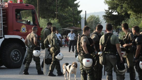 Μαλακάσα: Αποχώρησαν οι μετανάστες που είχαν αποκλείσει τη σιδηροδρομική γραμμή