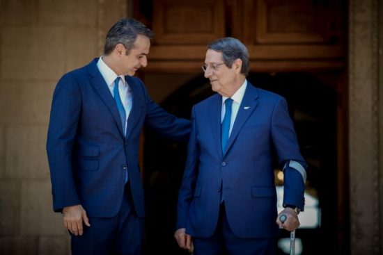 Μητσοτάκης σε Αναστασιάδη: Η παραβατική συμπεριφορά της Τουρκίας προκαλεί-Μέλημά μας ο τερματισμός της κατοχής στη Μεγαλόνησο