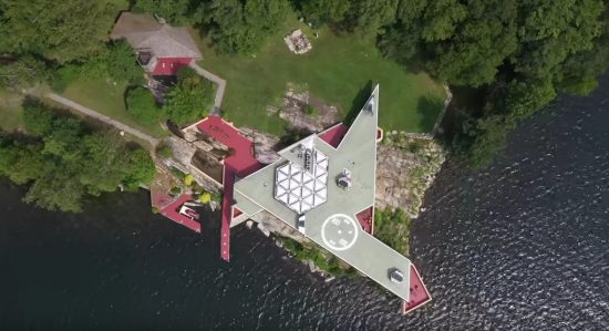 Architectural Digest: Εντυπωσιακή έπαυλη με ελικοδρόμιο σε ιδιωτικό νησί