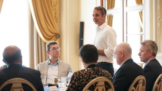 Συνάντηση του πρωθυπουργού με το ΔΣ της Pfizer: «H Ελλάδα μπορεί να γίνει το success story της Ευρώπης»