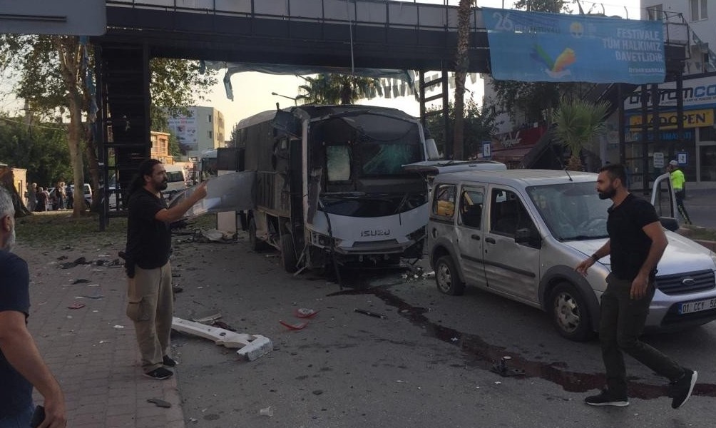 βομβιστικη επιθεση σε λεωφορειο τουρκια αδανα