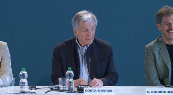 Κώστας Γαβράς: «Η ταινία ‘Ενήλικοι στο Δωμάτιο’ δεν είναι ντοκιμαντέρ, είναι θέαμα»