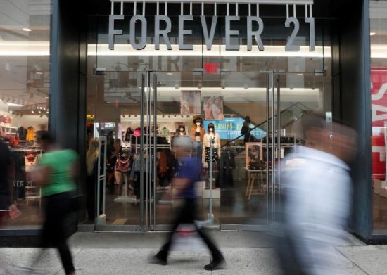 Σε πτώχευση η Forever 21-Κλείνει πάνω από 178 καταστήματα