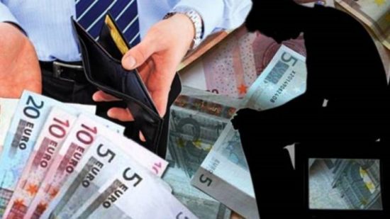 Η αυτής μεγαλειότης η εθελούσια έξοδος
