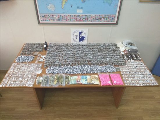 Εξαρθρώθηκε επιχείρηση ναρκωτικών λειτουργούσε δίπλα στην ΑΣΟΕΕ (pics)