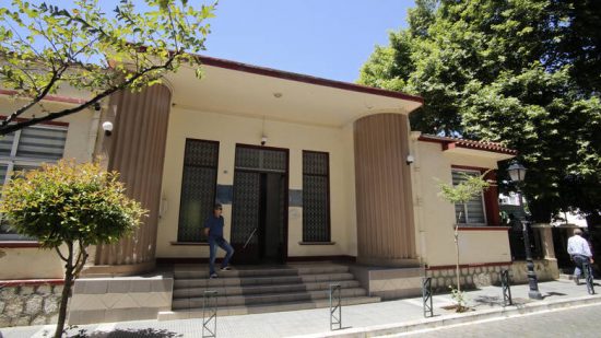 Εισβολή αντιεξουσιαστών στο τουρκικό προξενείο της Θεσσαλονίκης – Δέκα συλλήψεις (video)