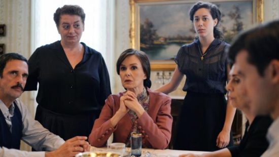 «Βόμβες» και ανατροπές στις «Άγριες Μέλισσες» με την είσοδο της Κάτιας Δανδουλάκη