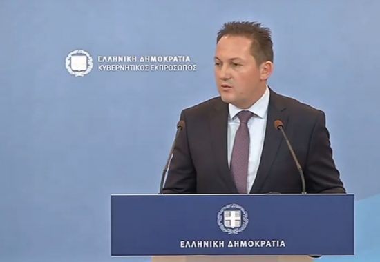 Πέτσας για Μόρια: Το νησί θα κηρυχθεί σε κατάσταση έκτακτης ανάγκης – Τρεις διμοιρίες ΜΑΤ πάνε στην Λέσβο